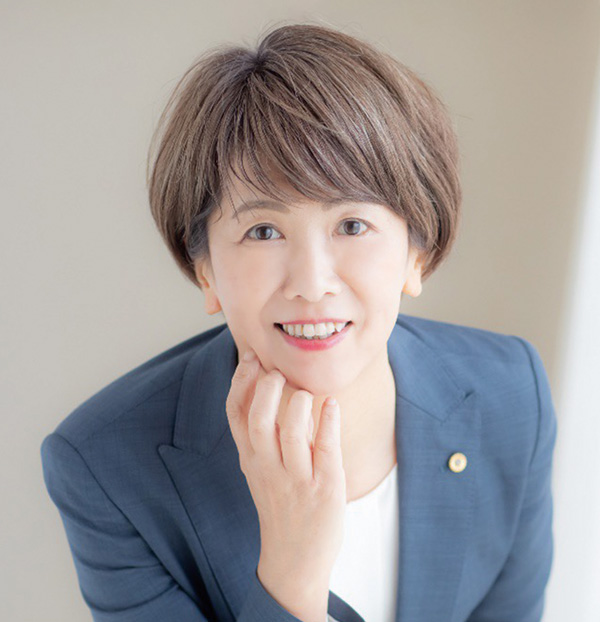 宇佐美理世 先生